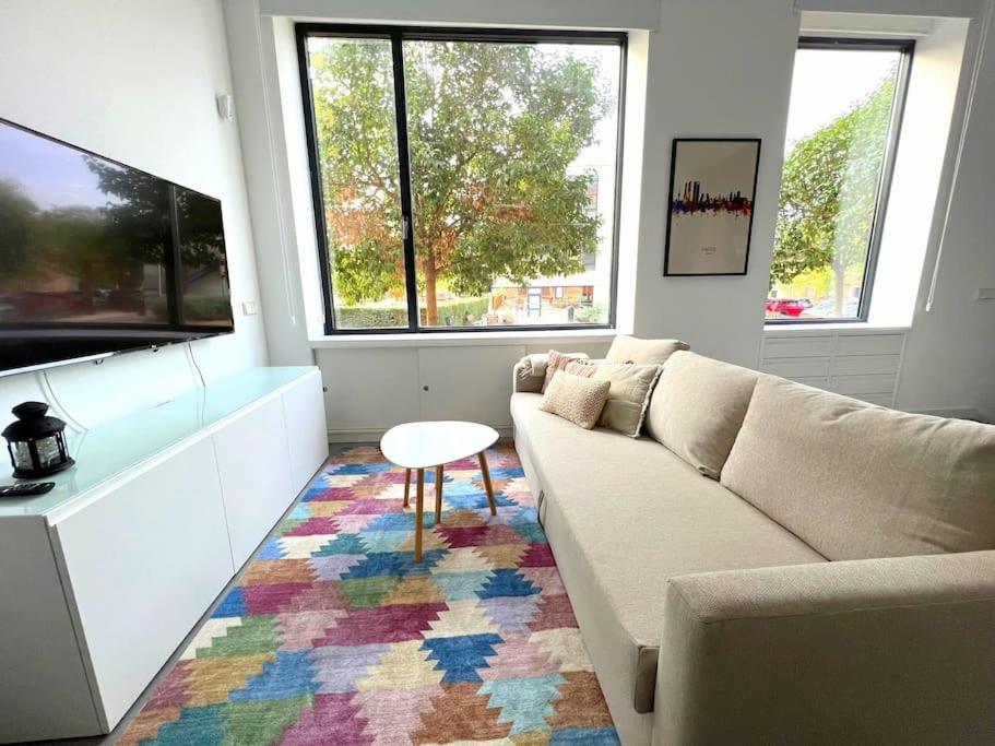 Precioso Estudio En Barajas, A Un Paso Del Metro Apartament